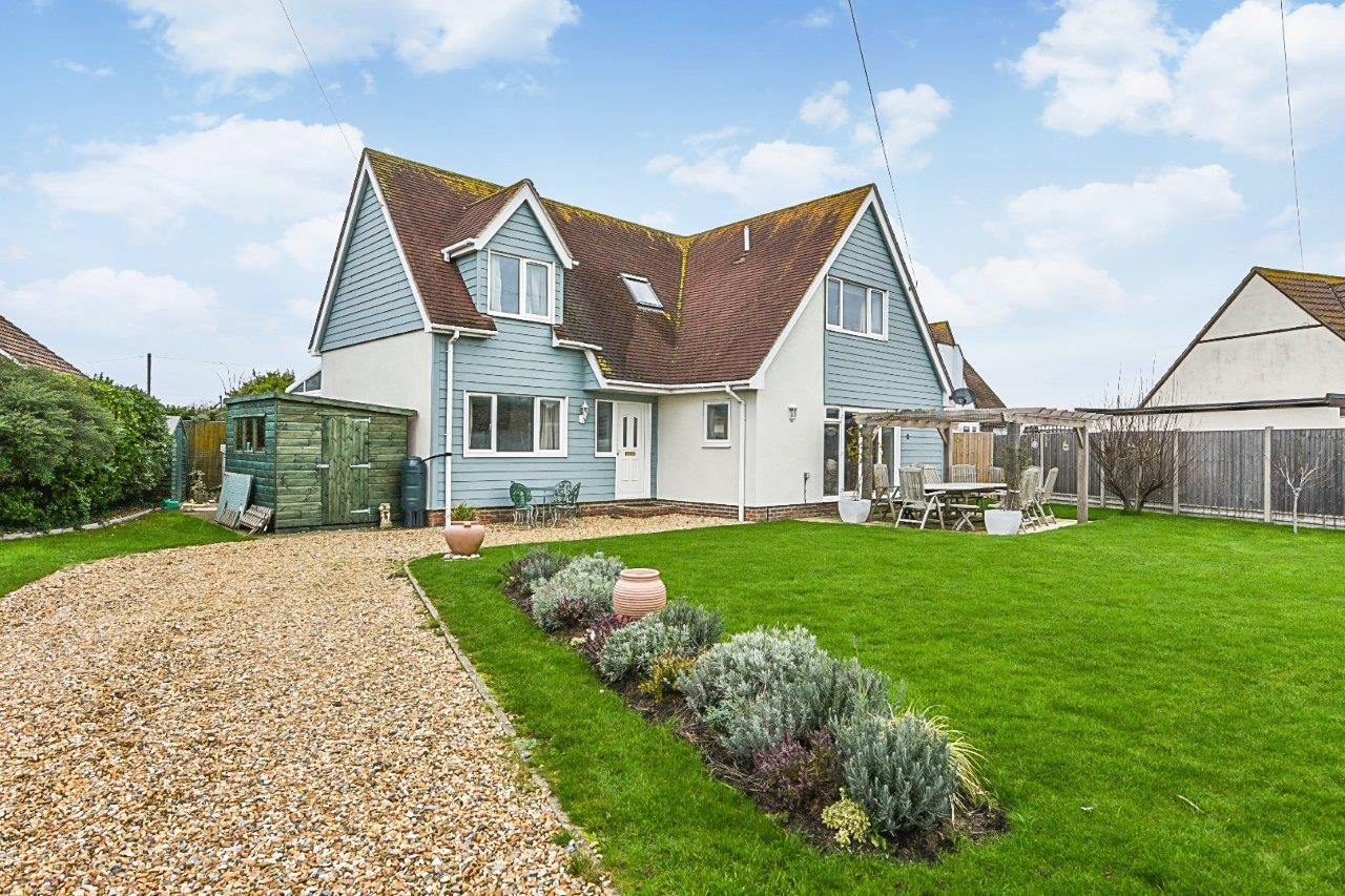 Holiday Lettings, West Wittering: Cockle Beach House | Baileys Estate Agent